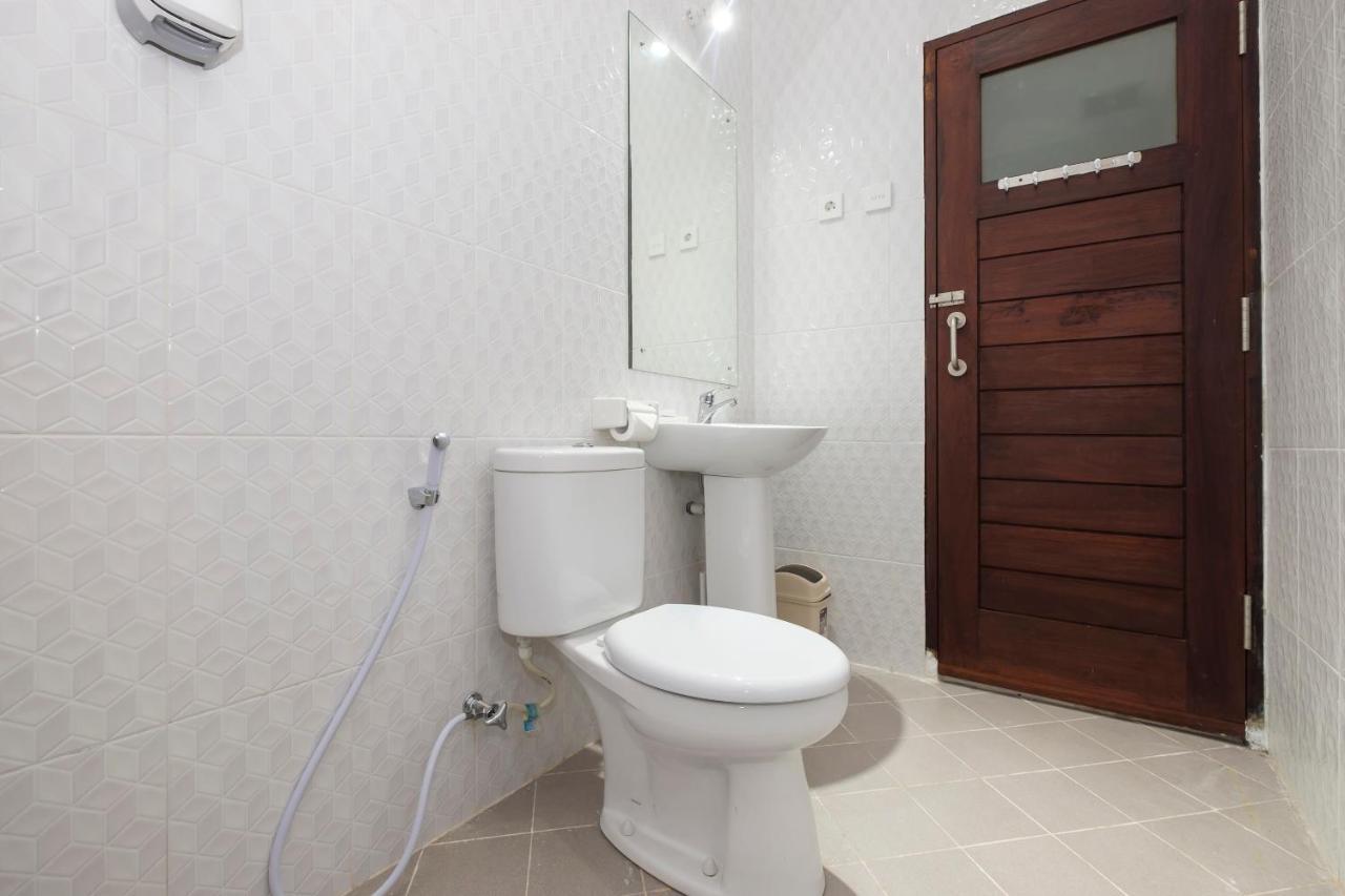 Oyo 3716 Dijobi Hotell Sempidi Exteriör bild