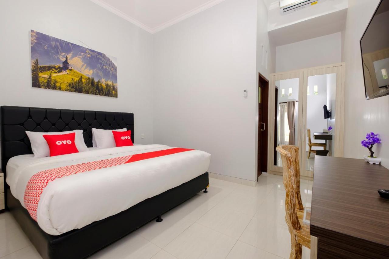 Oyo 3716 Dijobi Hotell Sempidi Exteriör bild